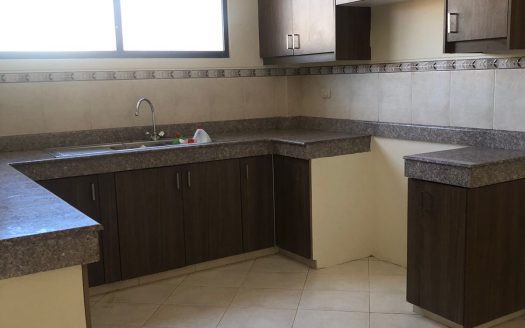 Venta de casa planta baja y piso alto (Urb. Portal al Sol). Vía a la Costa Km. 11 ½