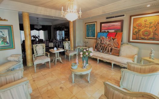 Casa en Lomas de Urdesa- Abierto a recibir Ofertas